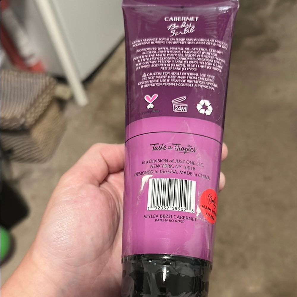 🔴 Taste the tropics body scrub detoxifying Cabernet - Picture 3 of 5